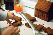 SugarMill to Host Gingerbread House Parties in December